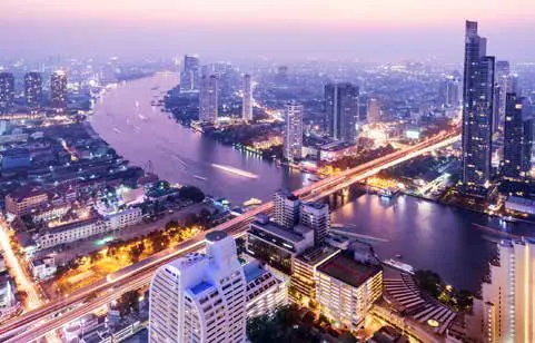 Bangkok’s skyline and the river at dusk